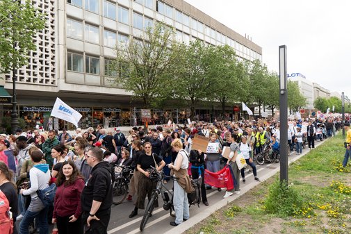 Teilnehmende auf der Demo