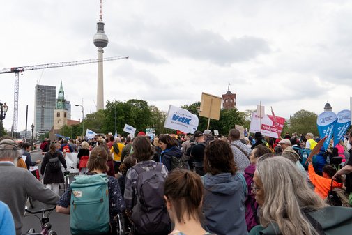 Teilnehmende auf der Demo