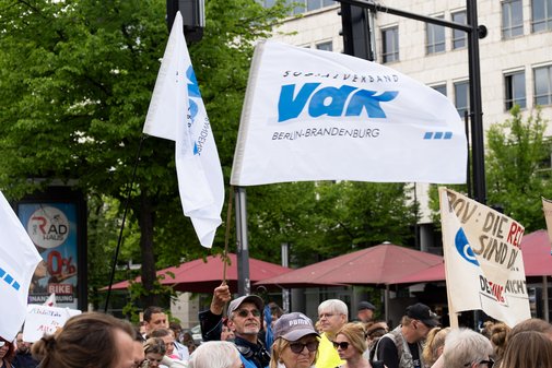 VdK-Teilnehmende auf der Demo