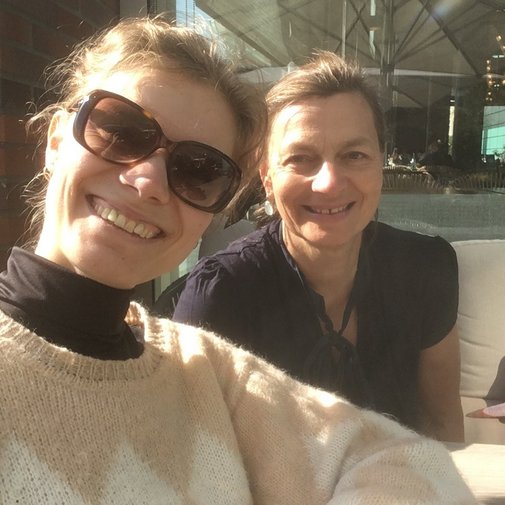 Portrait Leonie Schmidt (li.) und ihre Mutter Tanja Kowalski.