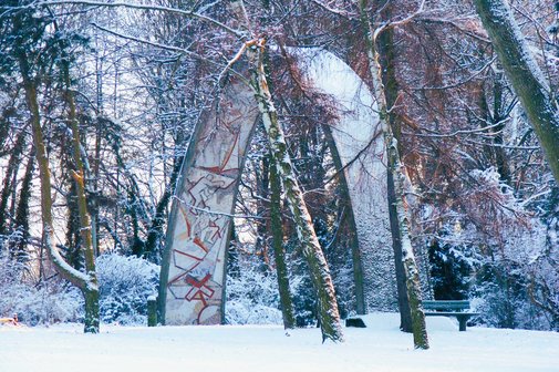 Mosaik Schmuckbogen - Borsig-Damm, Seeuferanlage am Tegeler See Ein künstlerisch mit Mosaiksteinen verzierter Torbogen